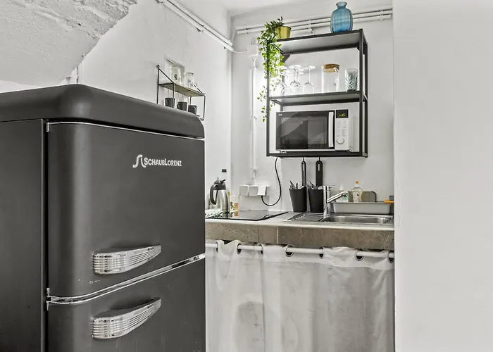 5 Minutes To S-bahn Rennweg I Souterrain Trendy Loft