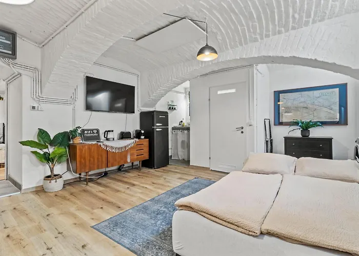 5 Minutes To S-bahn Rennweg I Souterrain Trendy Loft Apartman